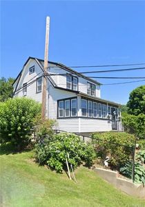 3949 Rombouts Avenue