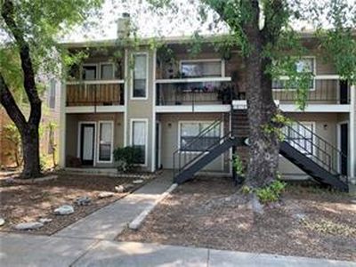 1903 W Loop