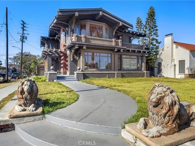 2303 E Ocean Blvd