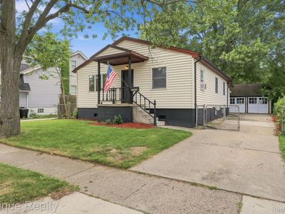 22095 Elmwood Ave