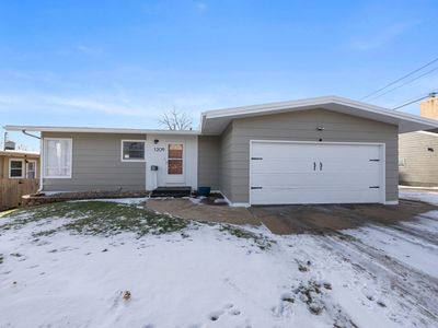 Property at 1209 E 33rd St, Sioux Falls, SD