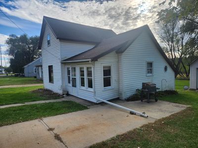617 Center St