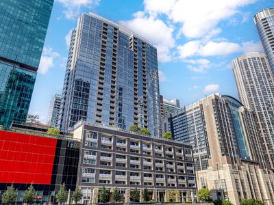 240 E Illinois St APT 1102