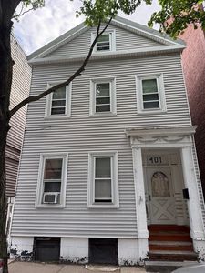 401 W 4th St