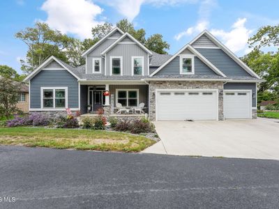 3560 Woodhill Dr
