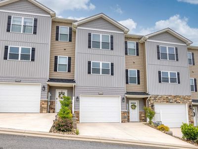 Property at 234 Red Oak Ln, Westover, WV
