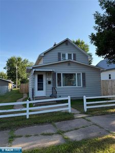 219 8th St SW