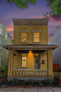 831 Monroe St