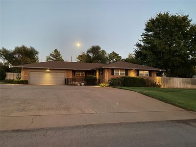 Property at 522 N Booth Ave, Elk City, OK
