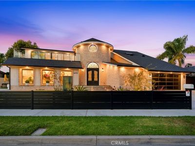 16572 Carousel Ln