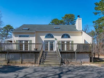 221 E Montauk Hwy