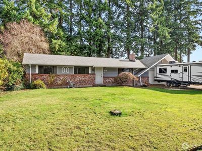 910 Wildwood Avenue NE