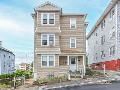 11 Shamrock St
