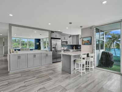 2639 N Riverside Dr APT 203