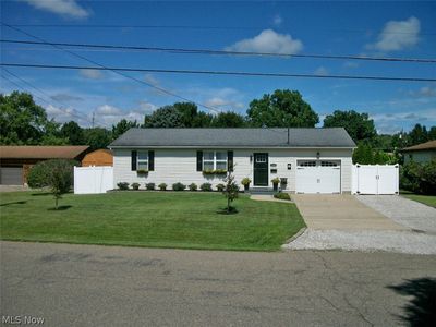 1594 Gene St