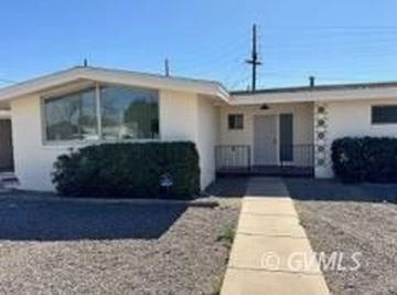 832 W Stirrup Dr