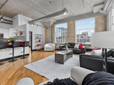2029 Wyandotte 204 St #204