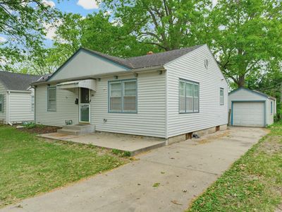 2011 SW Stone Ave