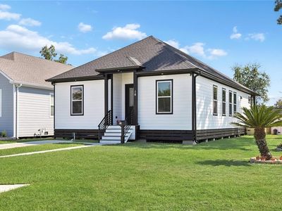 16 Fairlane Dr