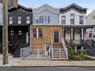 53 1/2 Jewett Ave