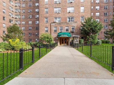 530 Grand St APT E8A