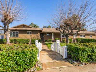 590 Dee Ct