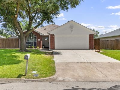 504 Fort Worth St