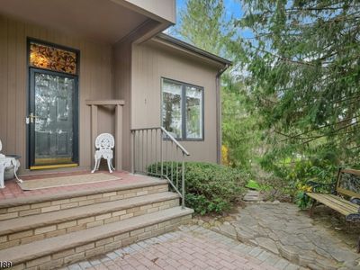 1 Sherwood Dr