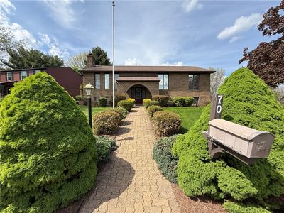70 Green Meadow Ct