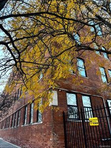 6533 E Jefferson Ave APT 327