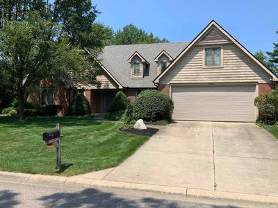 15681 Fieldcrest Ct