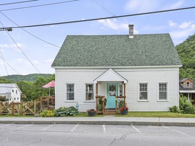 7066 Main St