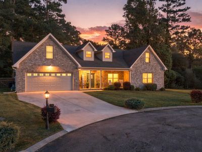 103 Windy Oak Dr