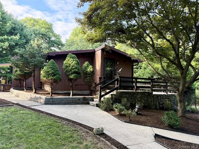 61 Lakeview Drive