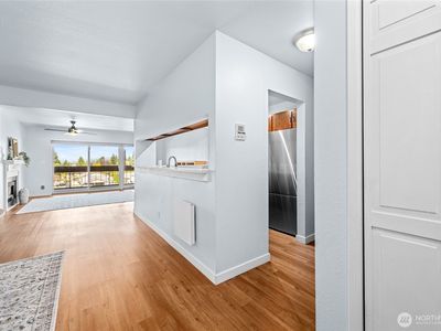 2021 N LaVenture Road #404