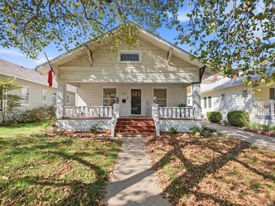 1021 N Woodrow Ave