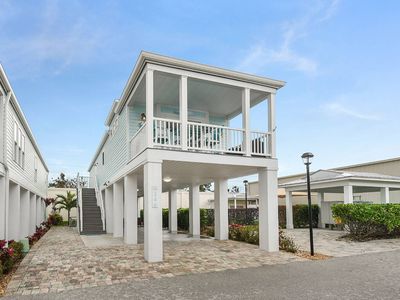 346 NE Coastal Dr