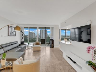 7000 Island Blvd APT 1208