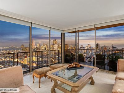 999 Green St APT 2104