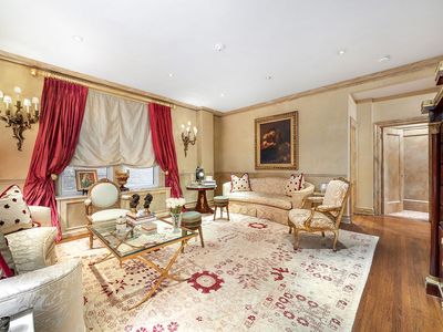 470 Park Ave APT 3B