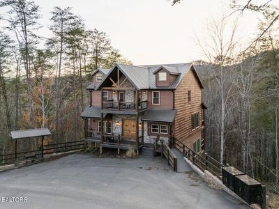 2110 Elk Pass Ln