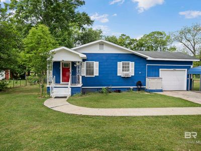 1411 Hand Ave