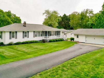 12019 Woodview Ln