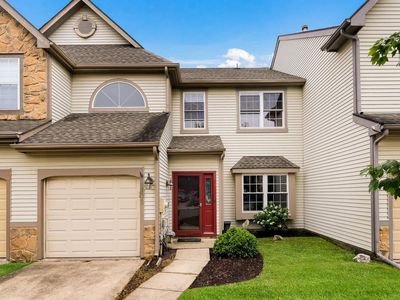 102 Sandhurst Dr