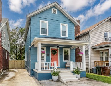 438 Clark St