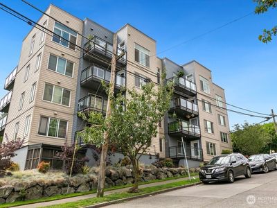 3202 SW Avalon Way #102