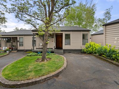 55 W Hersey St