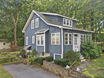62 Chase Ave