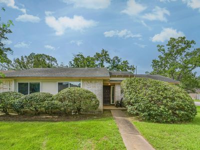 Property at 1749 Dolphin Dr, Seabrook, TX