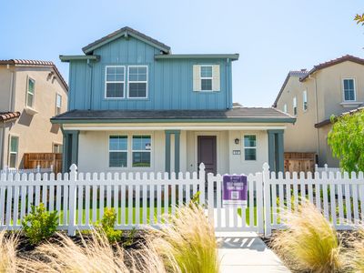 639 E Diaz Ln